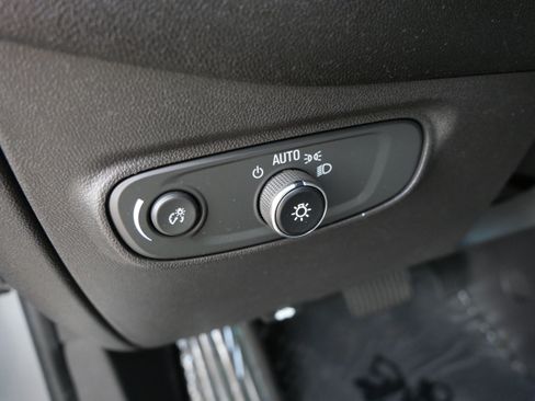 Used 2024 Chevrolet Equinox LT FWD image 22