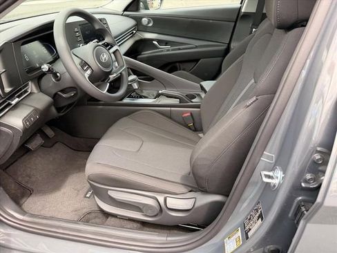 New 2026 Hyundai Elantra SE FWD image 7