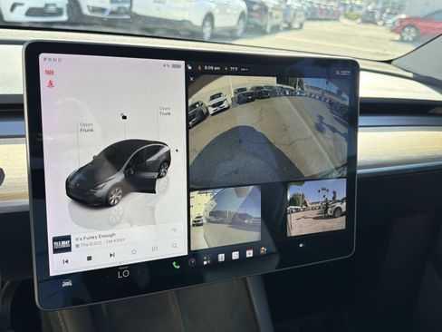 Used 2022 Tesla Model Y Long Range AWD/4WD image 21