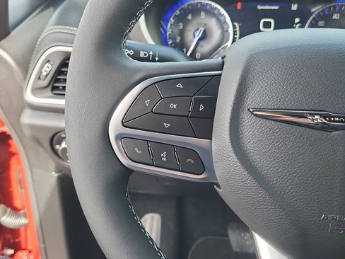 New 2026 Chrysler Pacifica Select image 17