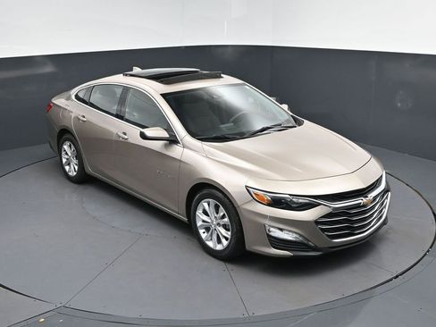 Used 2024 Chevrolet Malibu LT FWD image 1