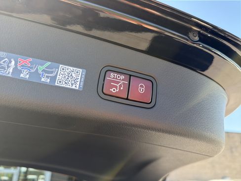 Used 2026 Mercedes-Benz GLC 300 4MATIC image 26