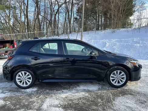 Used 2024 Toyota Corolla SE image 3
