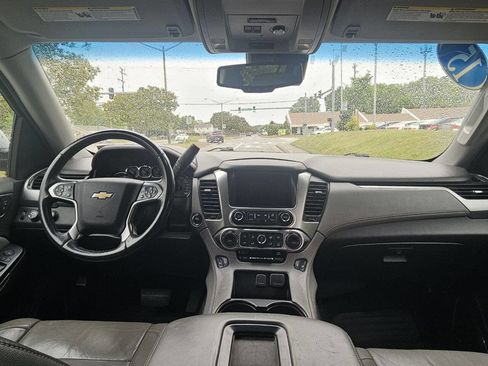 Used 2015 Chevrolet Suburban LT w/ Luxury Package AWD/4WD image 20