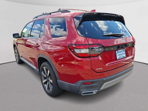 Certified 2023 Honda Pilot Touring image 7