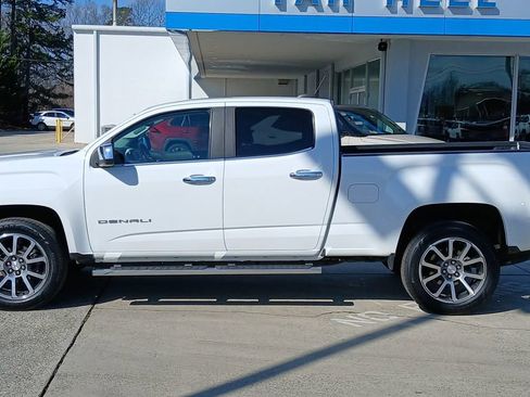 Used 2021 GMC Canyon Denali image 3