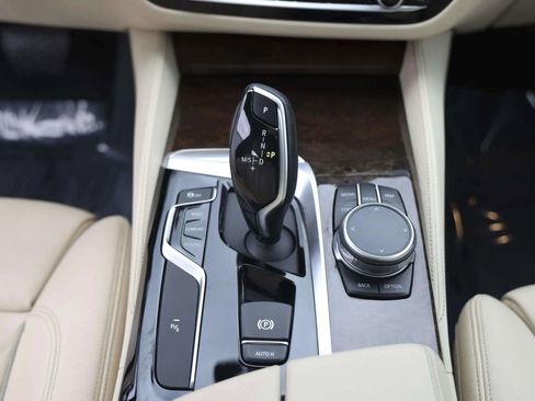 Used 2019 BMW 540i image 21