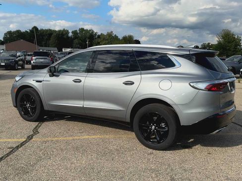 Certified 2023 Buick Enclave Essence w/ Experience Buick Package AWD/4WD image 9