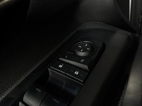 Used 2025 Toyota Tacoma SR5 AWD/4WD image 24