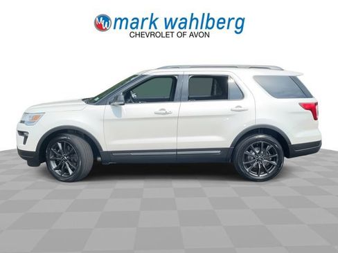 Used 2018 Ford Explorer XLT w/ Equipment Group 202A AWD/4WD image 5