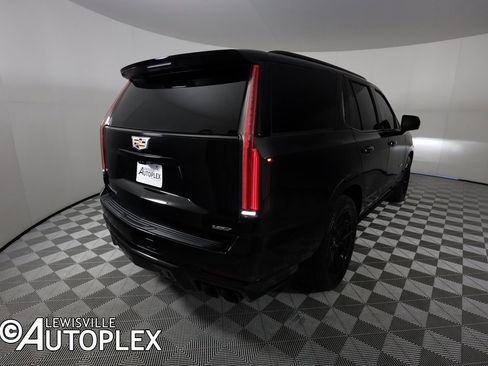 Used 2025 Cadillac Escalade V image 5