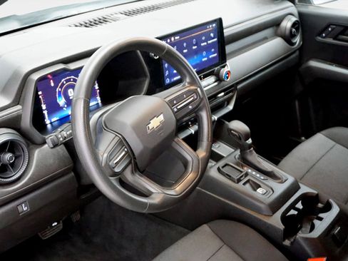 Used 2023 Chevrolet Colorado W/T RWD image 11