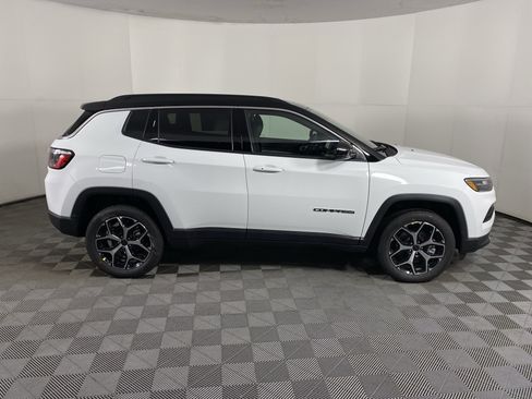 New 2026 Jeep Compass Limited image 5