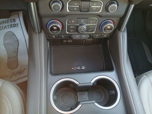 Used 2022 Chevrolet Tahoe Z71 w/ Z71 Off-Road Package image 30