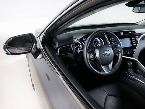 Used 2018 Toyota Camry LE FWD image 23