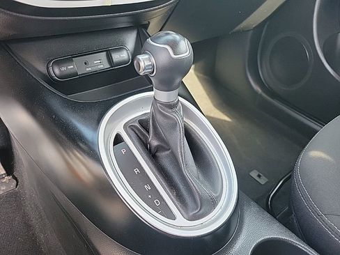 Used 2018 Kia Soul FWD image 12