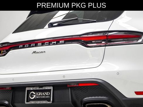 Used 2023 Porsche Macan AWD/4WD image 16