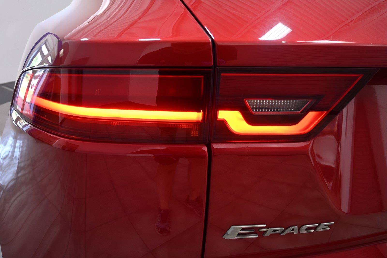 Used 2019 Jaguar E-PACE SE AWD/4WD image 34