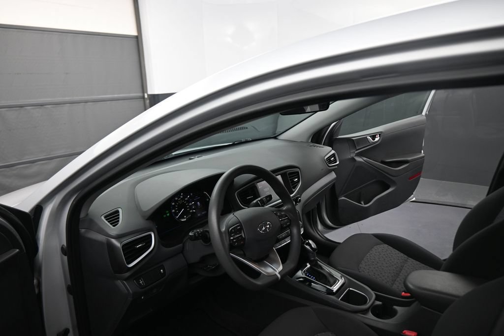 Used 2018 Hyundai Ioniq Blue FWD image 37
