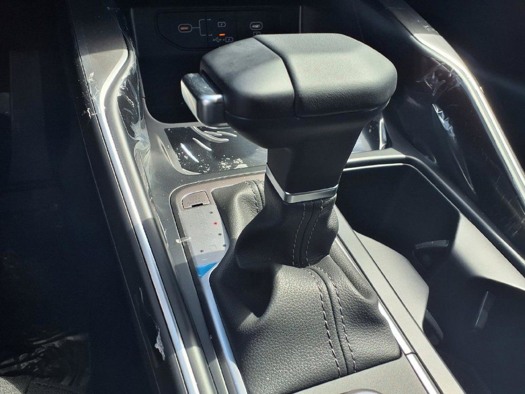 Certified 2026 Kia Sorento LX FWD image 6