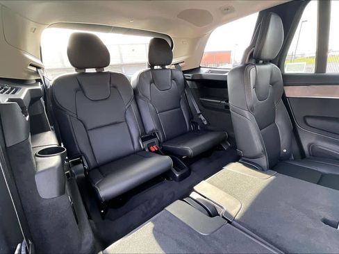 New 2026 Volvo XC90 T8 Ultra w/ Lounge Package image 28