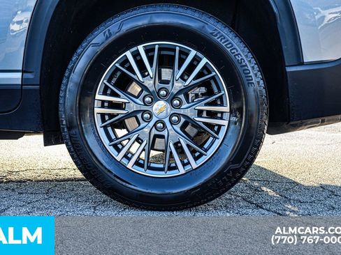 Used 2024 Chevrolet Traverse LT image 17