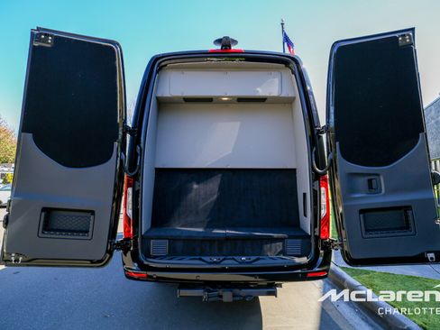 Used 2023 Mercedes-Benz Sprinter 3500 image 12