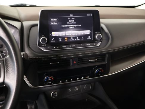 Used 2023 Nissan Rogue SV FWD image 7