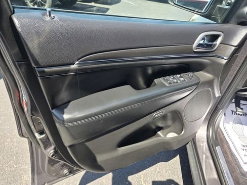 Used 2018 Jeep Grand Cherokee Limited AWD/4WD image 39