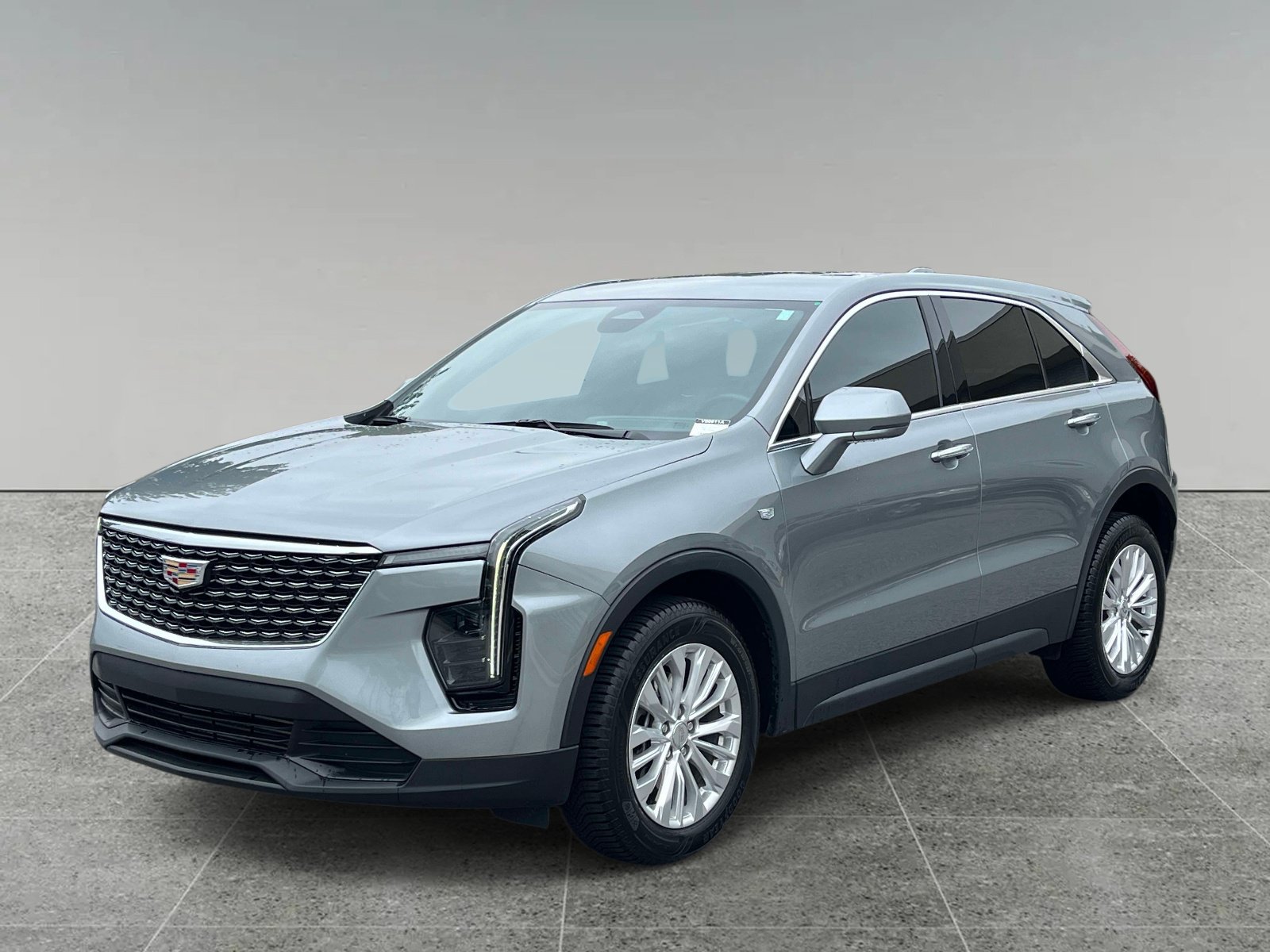 Used 2024 Cadillac XT4 Luxury w/ Trailering Package FWD image 1