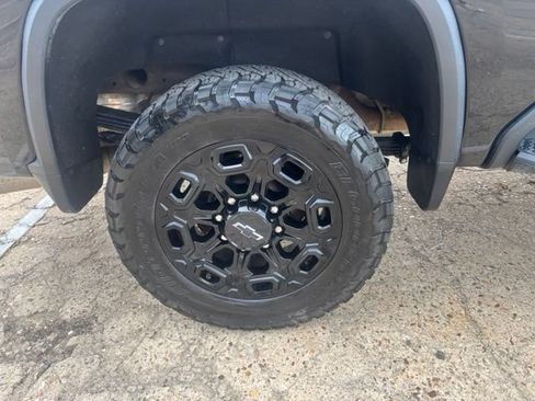 Used 2024 Chevrolet Silverado 2500 High Country w/ High Country Premium Package AWD/4WD image 9