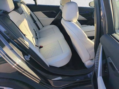 Certified 2026 BMW 550e xDrive AWD/4WD image 22