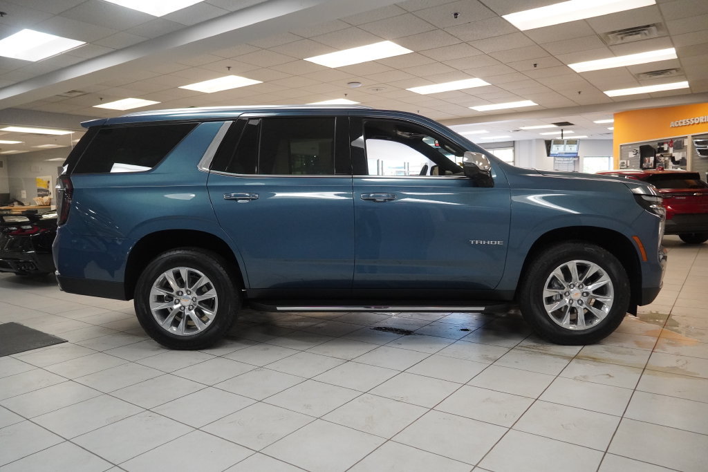 Used 2025 Chevrolet Tahoe Premier AWD/4WD image 17
