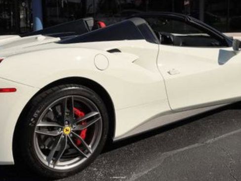Used 2018 Ferrari 488 Spider image 2