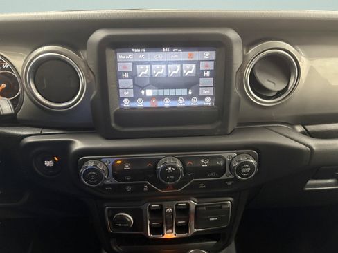 Used 2021 Jeep Wrangler Unlimited Sahara image 13