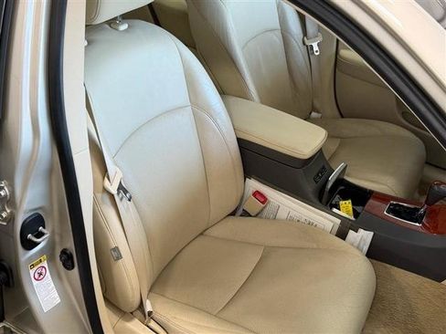 Used 2011 Lexus ES 350 w/ Luxury Pkg & Navigation w/ Preferred Accessory Package FWD image 12