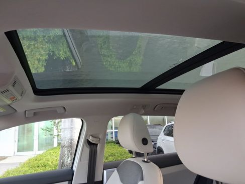 New 2026 Volkswagen Taos SE FWD image 8