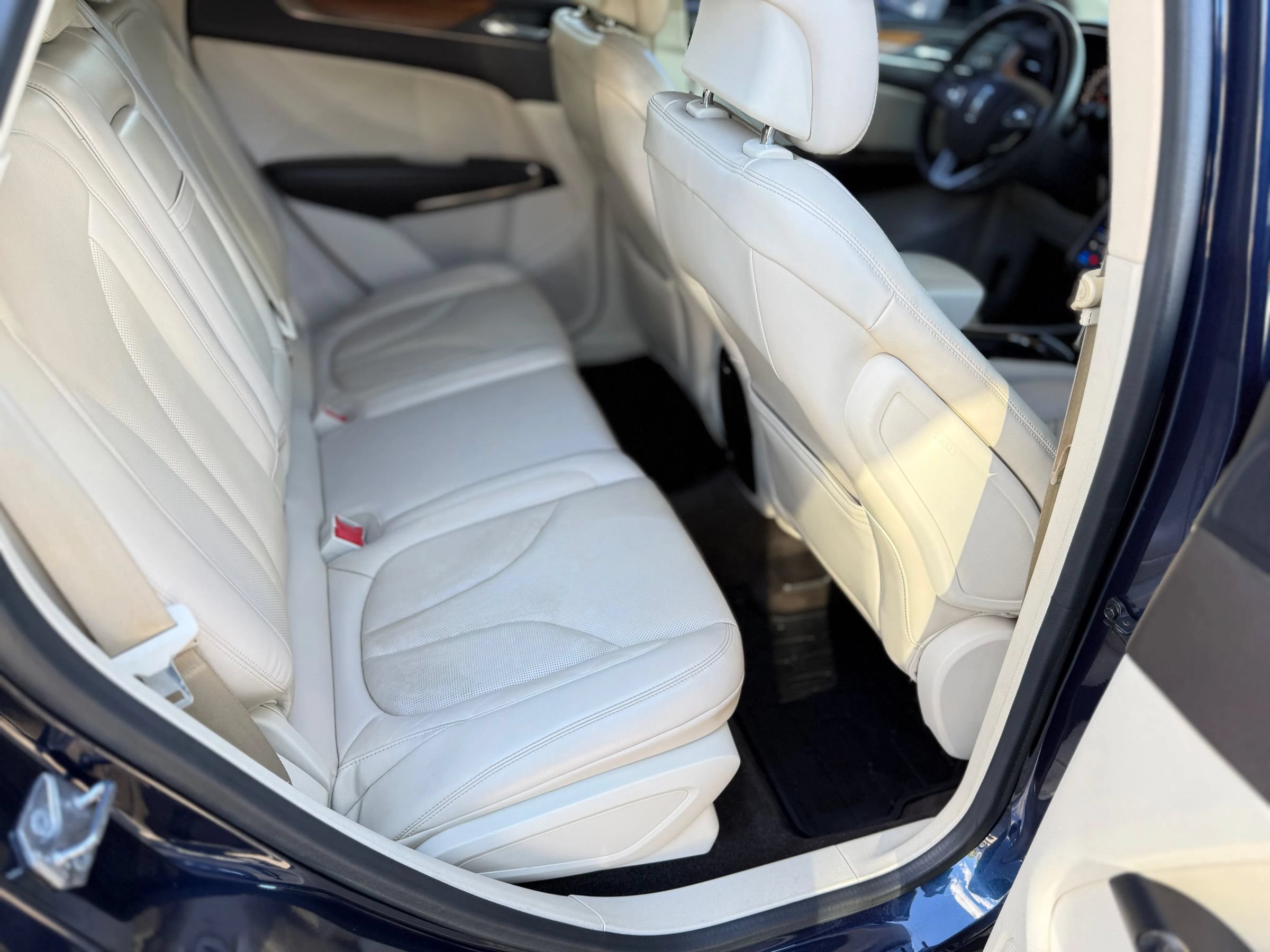 Used 2015 Lincoln MKC FWD w/ Equipment Group 102A Reserve image 14