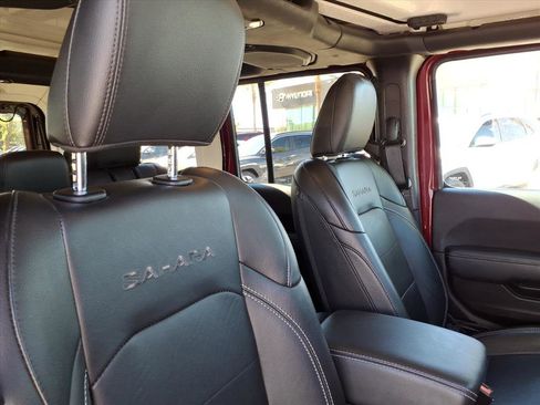 Used 2021 Jeep Wrangler Unlimited Sahara image 12