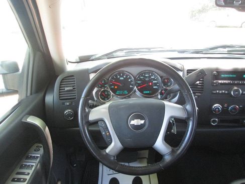 Used 2010 Chevrolet Silverado 3500 LT w/ Exterior Plus Package AWD/4WD image 17