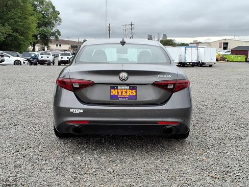 Used 2023 Alfa Romeo Giulia Sprint RWD image 8