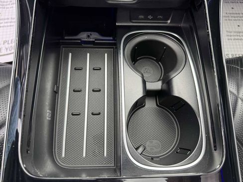 Used 2022 Mercedes-Benz S 580 4MATIC Sedan w/ AMG Line Package image 17