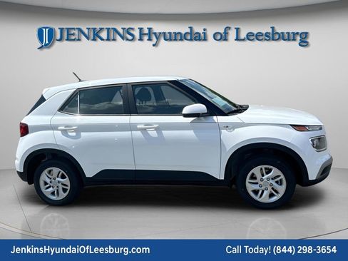 New 2026 Hyundai Venue SE image 2