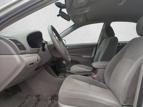 Used 2005 Toyota Camry LE image 12
