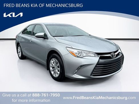 Used 2015 Toyota Camry LE FWD image 1