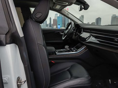 Used 2022 Audi Q8 Premium Plus w/ Premium Plus Package AWD/4WD image 22