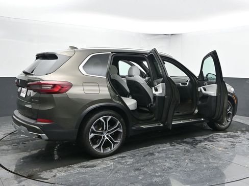 Used 2023 BMW X5 xDrive40i w/ Premium Package image 55