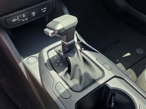 New 2026 Kia K4 FWD image 25