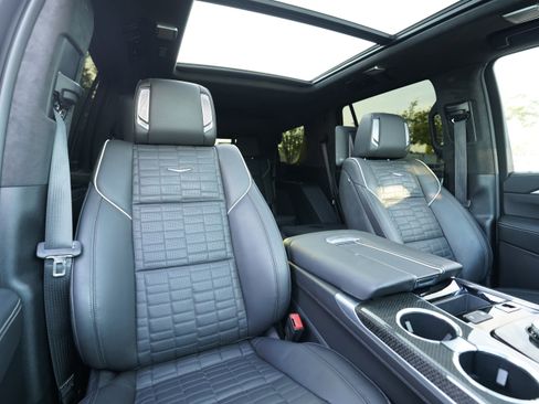 Used 2025 Cadillac Escalade V w/ LPO, Floor Liner Package image 18