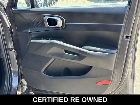 Used 2023 Kia Sorento EX w/ Panoramic Sunroof Package FWD image 8